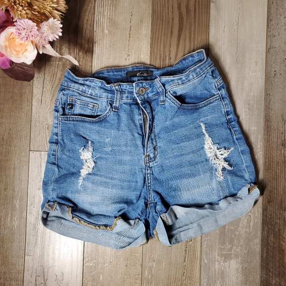 KanCan Distressed Stretchy Blue Women's Cuffed Jean Shorts Size W7/27 - Picture 1 of 16